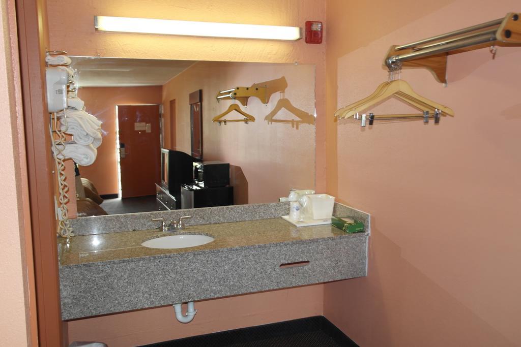 Americas Best Value Inn And Suites Ноксвилл Экстерьер фото
