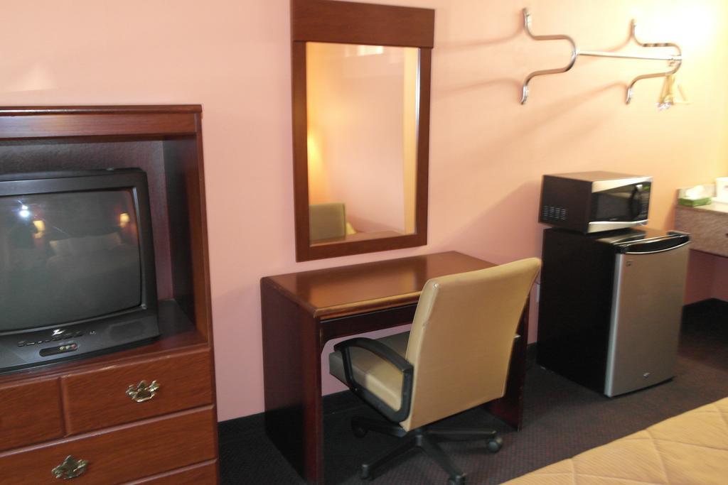 Americas Best Value Inn And Suites Ноксвилл Экстерьер фото
