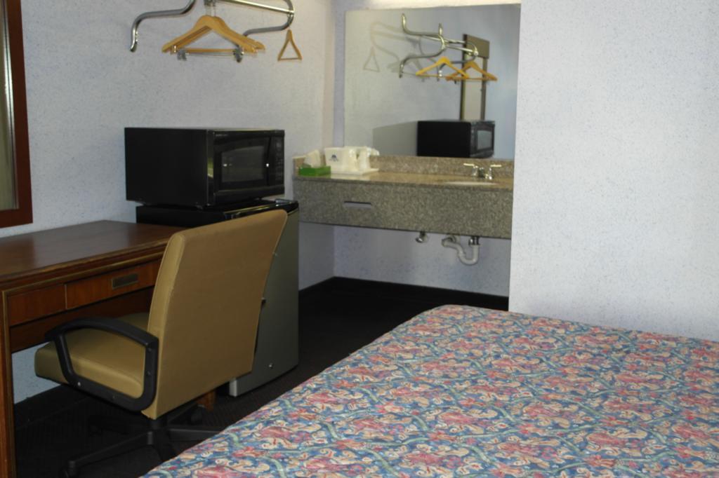 Americas Best Value Inn And Suites Ноксвилл Экстерьер фото